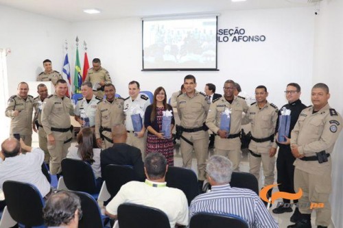 Policiais