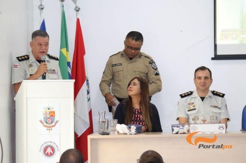 Policiais