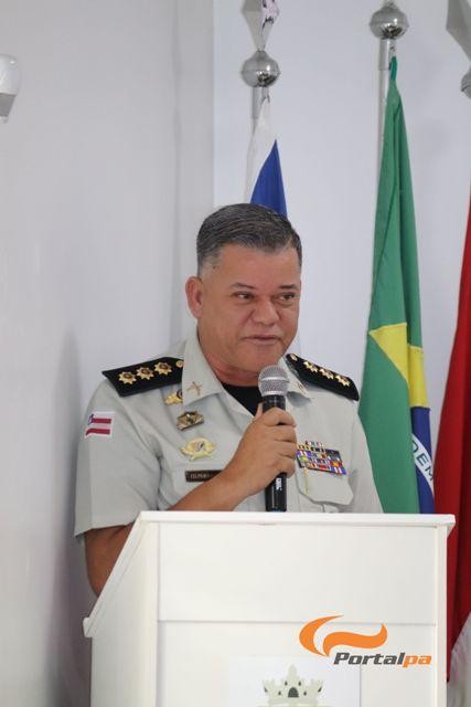 Policiais