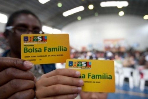 Três