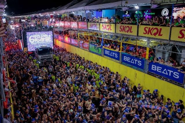 Skol brinda à terceira noite de Fortal com vibe redonda e energia contagiante