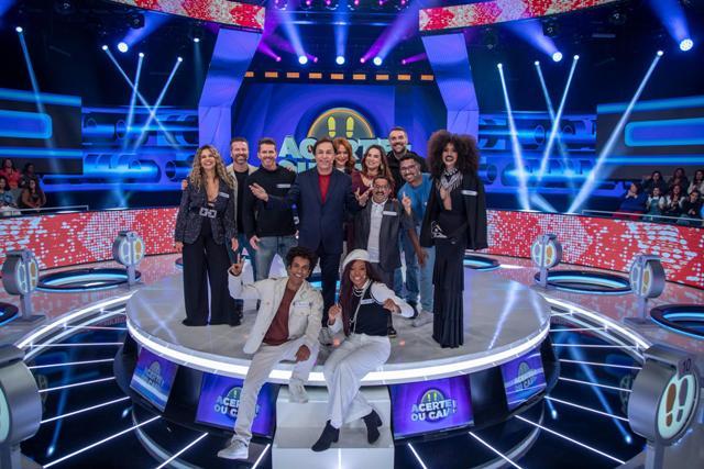 Márcia Freire participa do ‘Acerte ou Caia!’, programa comandado por Tom Cavalcante, na RECORD