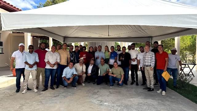 Prefeito de Paulo Afonso se reúne com jornalistas para diálogo aberto sobre gestão e desafios da cidade