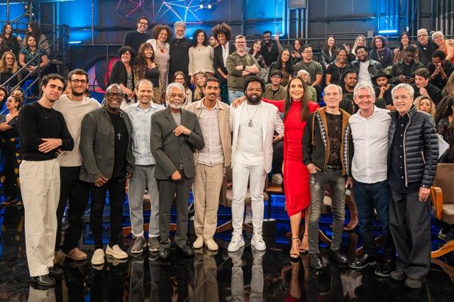 ‘Altas Horas’ grava especial em homenagem a Caetano Veloso nos 25 anos do programa