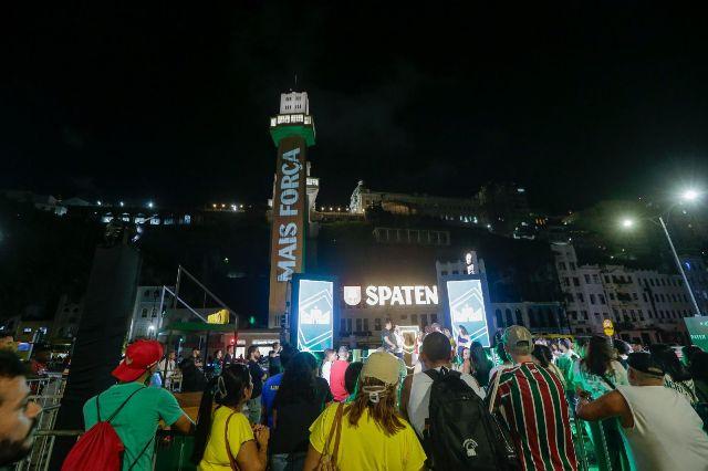 Atletas baianos iluminam o Elevador Lacerda em Salvador com Desafio inédito de Spaten
