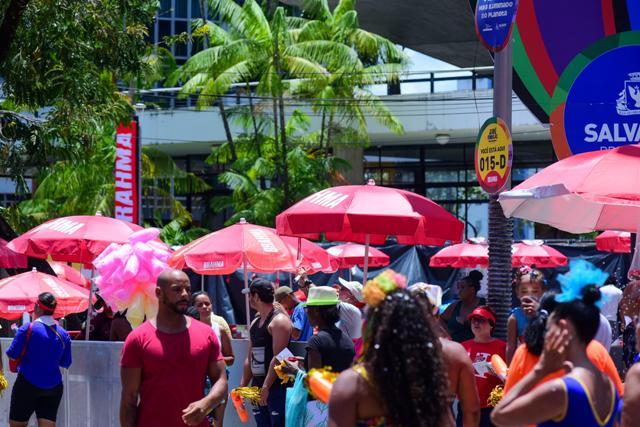 Cadastramento de ambulantes para trabalhar nas festas populares de Salvador começa na próxima terça-feira (16)