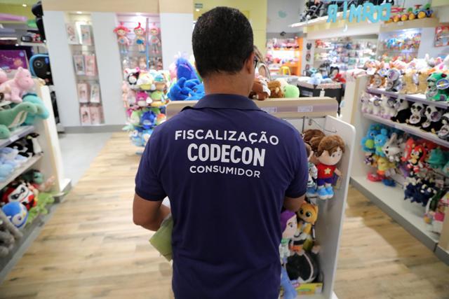 Prefeitura promove ação em shoppings de Salvador em alusão aos 35 anos do Código de Defesa do Consumidor