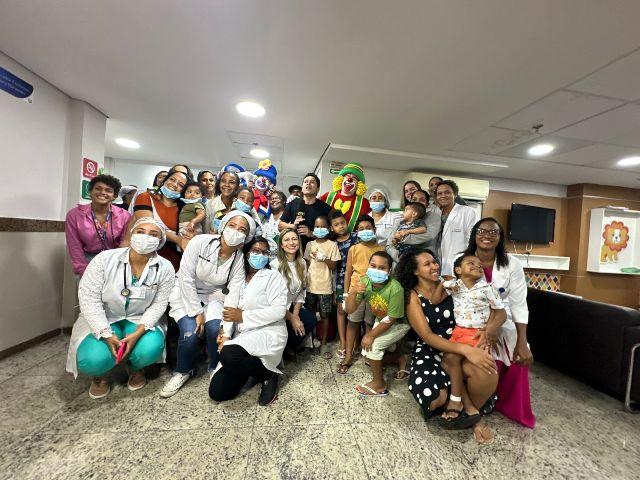 Com a força da internet e o apoio da Hapvida, Patati e Patatá realizam sonho de jovem em tratamento contra o câncer em Salvador