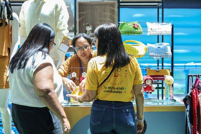 Expo Mulher promove edição especial com artesãs de crochê em shopping de Salvador