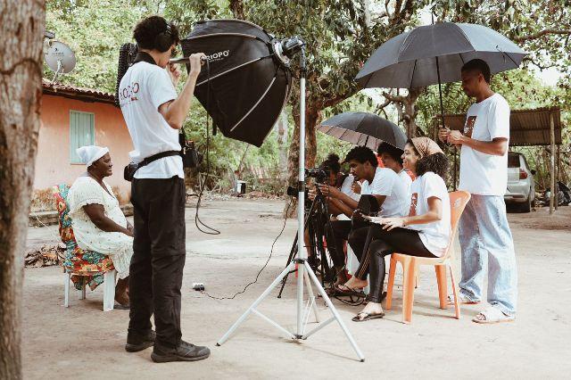 Faltam 6 dias para a estreia do documentário que celebra a força e a ancestralidade das lavadeiras de Lençóis A contagem regressiva começou!