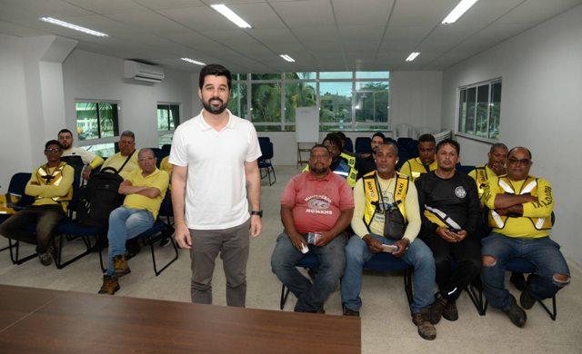 Prefeitura realiza oficina com mototaxistas para construir novas políticas de mobilidade