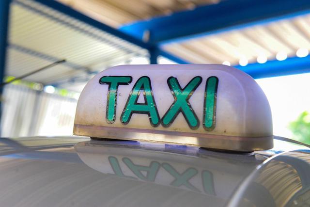 Prefeitura sanciona lei que atualiza normas do serviço de táxi e fortalece política de mobilidade urbana