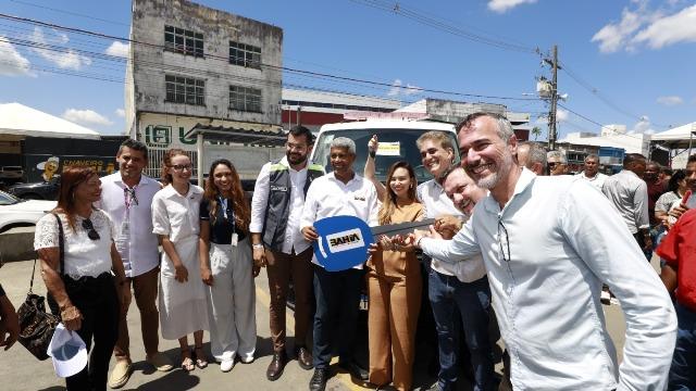 Em Santo Antônio de Jesus, Jerônimo Rodrigues entrega colégio de tempo integral, 57 viaturas policiais e autoriza ampliação do HRSAJ
