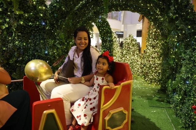 Com muitas luzes, música e emoção, Shopping Barra celebra a chegada do Natal