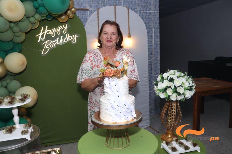 Lucivan Nobre celebra aniversário com parentes e amigos