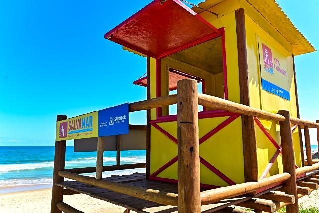 Doze novos postos entregues pela Prefeitura melhoram trabalho de salva-vidas na orla de Salvador