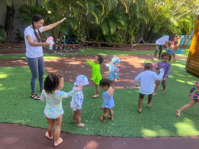 Gurilândia Pituba recebe colônia de férias bilíngue aberta ao público