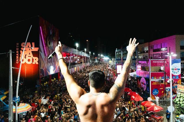 Do sonho ao trio: Pedro Chamusca emociona família no Carnaval de Salvador e arrasta multidão no circuito Barra-Ondina