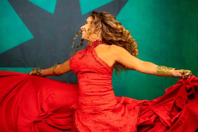 Mulher de Poder: Primeiro dia do Carnaval da Rainha homenageia sambistas mulheres e 30 anos do álbum Feijão com Arroz