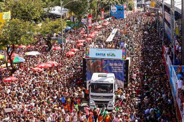 Pipoca do Olodum é pura potência no Circuito Osmar e embala multidão no Carnaval 2026