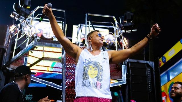 Xanddy Harmonia convoca a “Torcida” para “Melhor Segunda-feira do Mundo” no trio