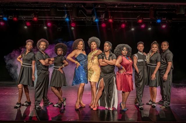 Espetáculo que homenageia Elza Soares retorna aos palcos de Salvador em nova montagem