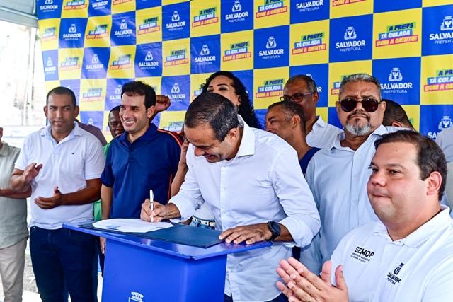 Prefeitura assina ordem de serviço para construção de camelódromo na Engomadeira em área cedida pela Uneb