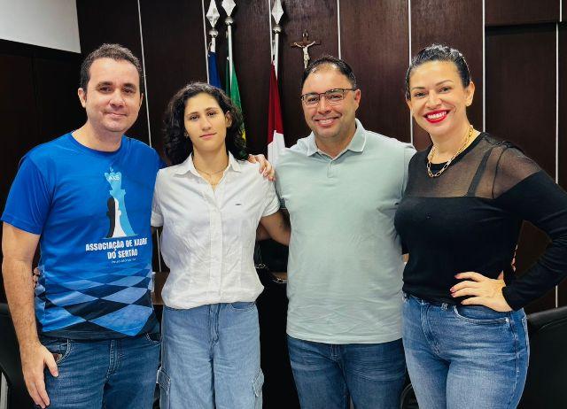 Vereadora Evinha articula fortalecimento do xadrez e defende inclusão nas escolas públicas