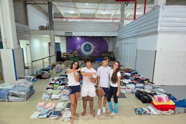 Mobilização estudantil arrecada quase 3 toneladas de alimentos para doação em Salvador e Litoral Norte