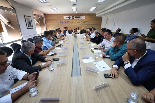 Secretária se reúne com prefeitos da região de Brumado para qualificar assistência à saúde