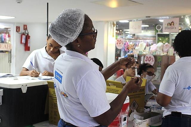 SMS abre sala exclusiva de vacinação contra gripe no Salvador Norte Shopping