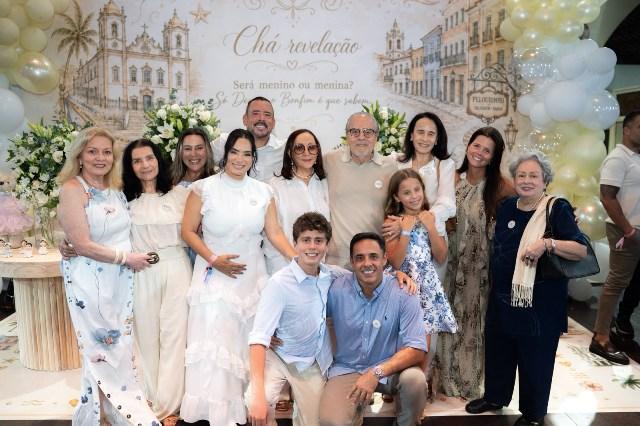 Bento Salvador: chá revelação de Gegê Magalhães e Dra. Priscila emociona convidados e se transforma em corrente de solidariedade