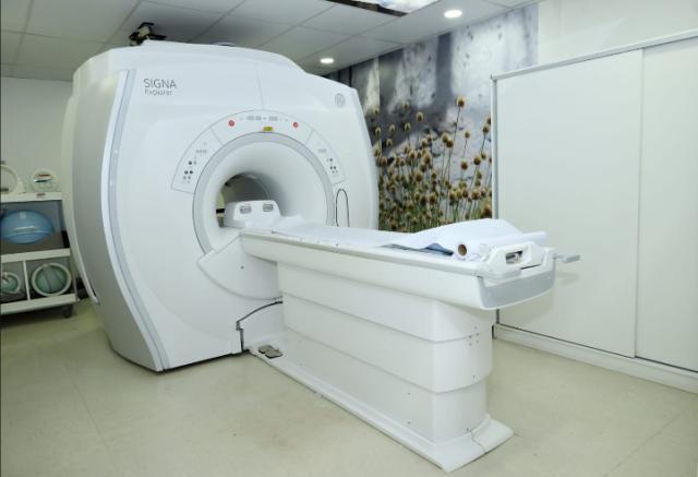 Inteligência Artificial torna exames de ressonância magnética mais rápidos e confortáveis