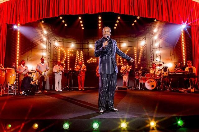 Thiaguinho exalta a Concha Acústica e destaca simbolismo do palco para a turnê “Bem Black”