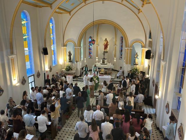 Após quase duas décadas fechada, capela do Hospital Casa de Retiro São Francisco volta a receber fiéis em missa especial