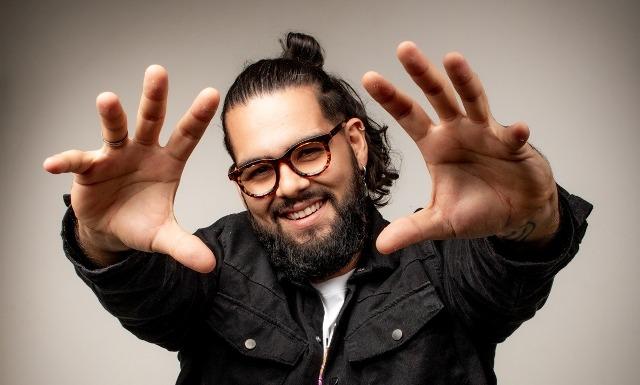 Biel Brito, da banda DiDengo, reúne parcerias com grandes nomes e destaca trajetória na música baiana