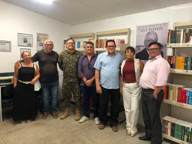 Marcelo, comandante da 1ª Companhia de Infantaria realiza visita a Academia de Letras de Paulo Afonso e Memorial Abel Barbosa