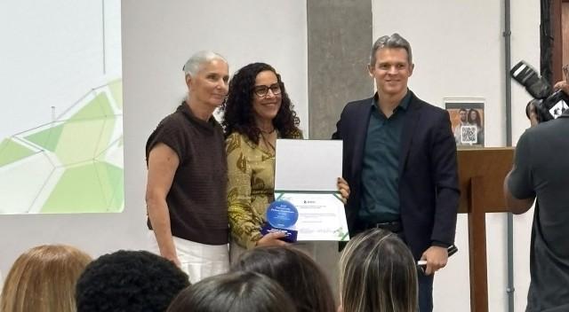 Da pesquisa à prática clínica: fisioterapeuta do HCRSF recebe prêmio de Pesquisadora do Ano