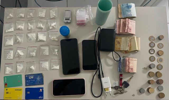 POLICIA MILITAR apreende entorpecentes durante patrulhamento em Paulo Afonso