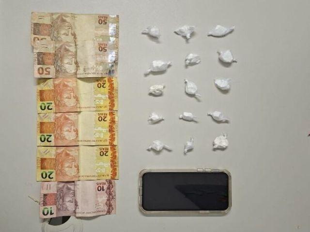 POLICIA MILITAR prende homem por tráfico de drogas em Paulo Afonso