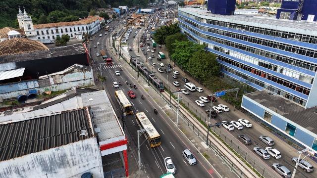 VLT inicia operação entre as Estações São Joaquim e Calçada