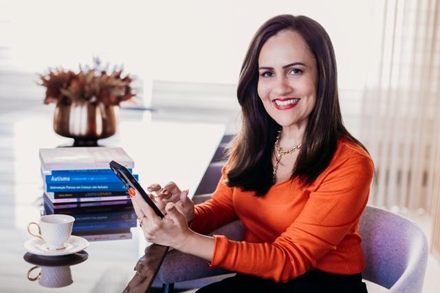 Isabela Navarro aborda inclusão de pessoas autistas no ambiente corporativo em palestra no Conecta Hangar Saúde