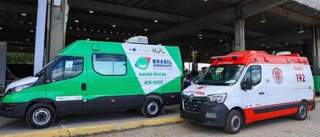 Representante do Ministério da Saúde vistoria veículos que irão reforçar a assistência para pacientes do SUS na Bahia