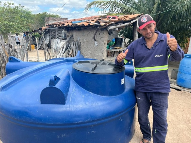 ENTREGADECAIXADAGUA04