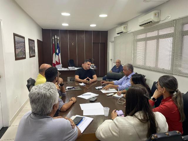 Reunião Marcondes e empresários de Raquel dos Teclados 1